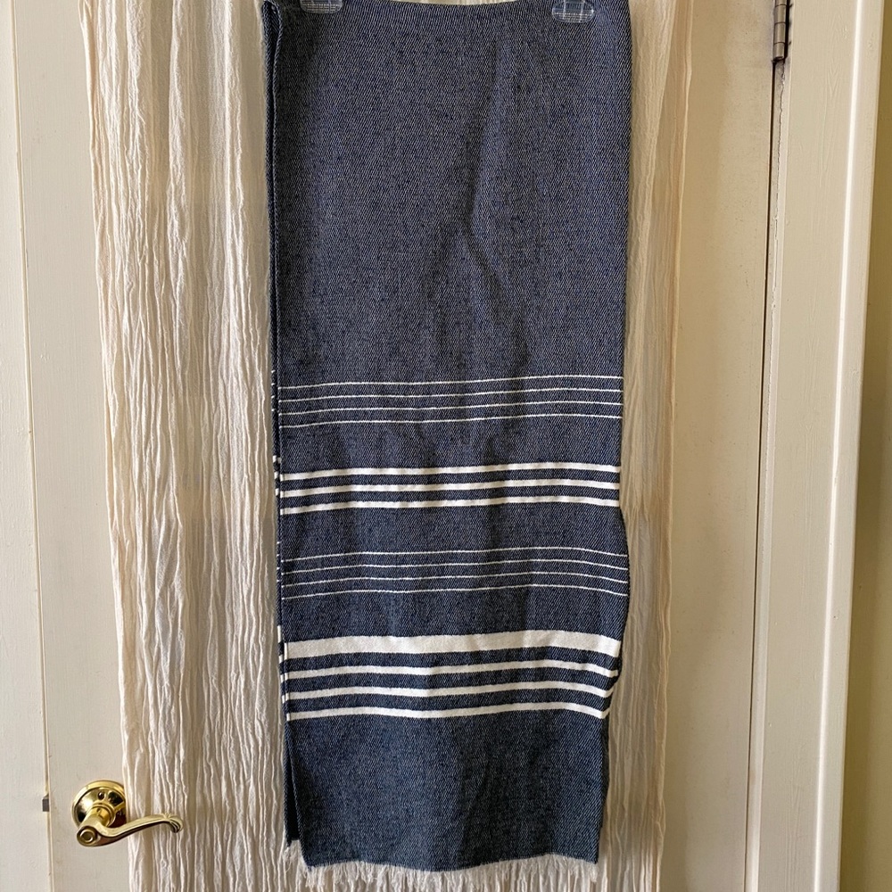 J Crew Cape Scarf-Dark Navy/White-30.5 x 73.5 - Picture 2 of 5